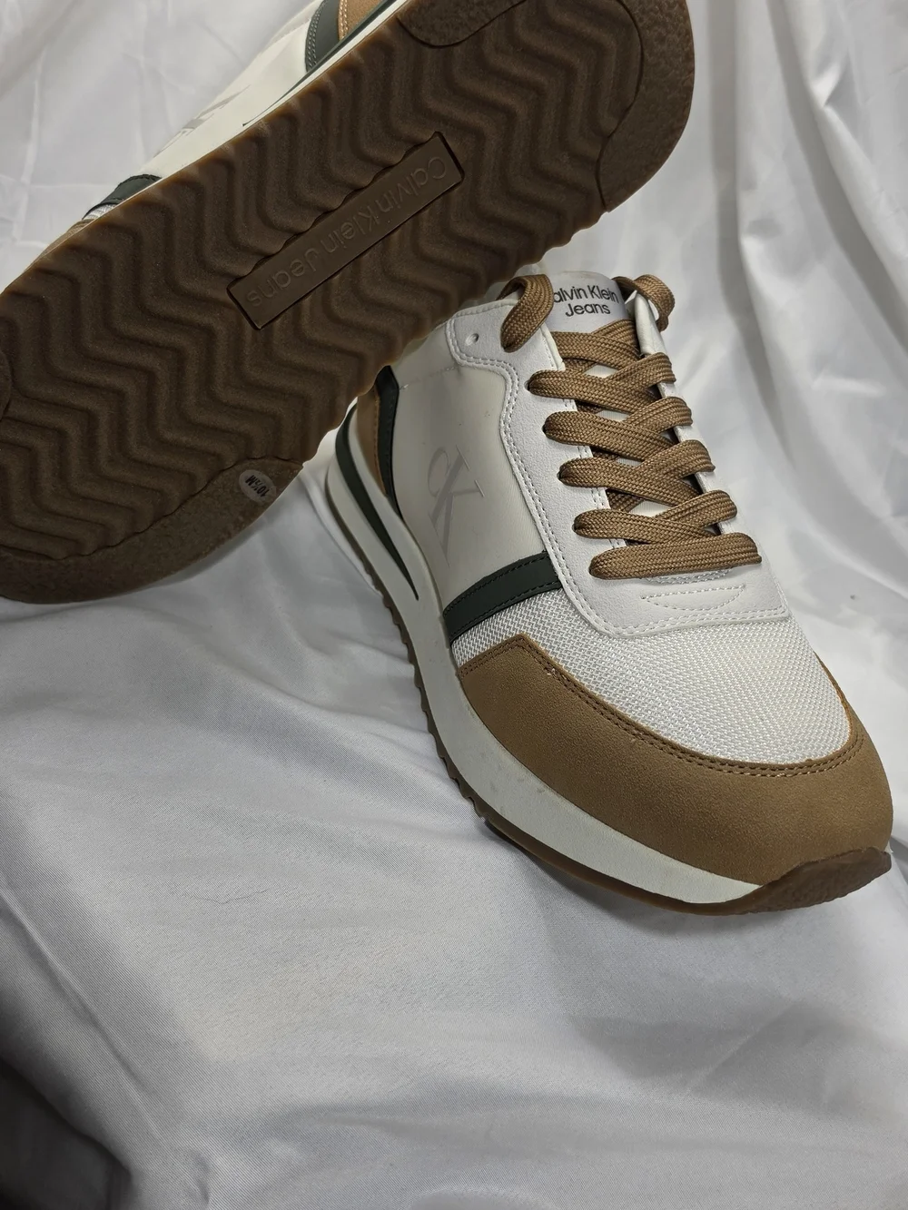 Calvin Klein Jeans Men’s White, Tan & Black Low-Top Sneakers